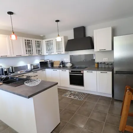 Maison De Charme Renovee, Au Coeur Du Parc Des Volcans D'auvergne, Proche De Salers Et Activites Nature - Fr-1-742-499 Holiday home Saint-Bonnet-de-Salers